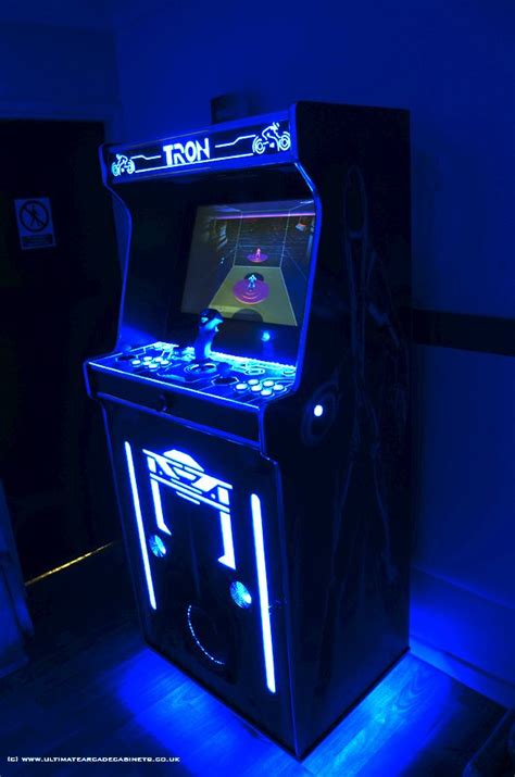 disc of tron arcade machine | Neon arcade, Arcade aesthetic, Tron aesthetic