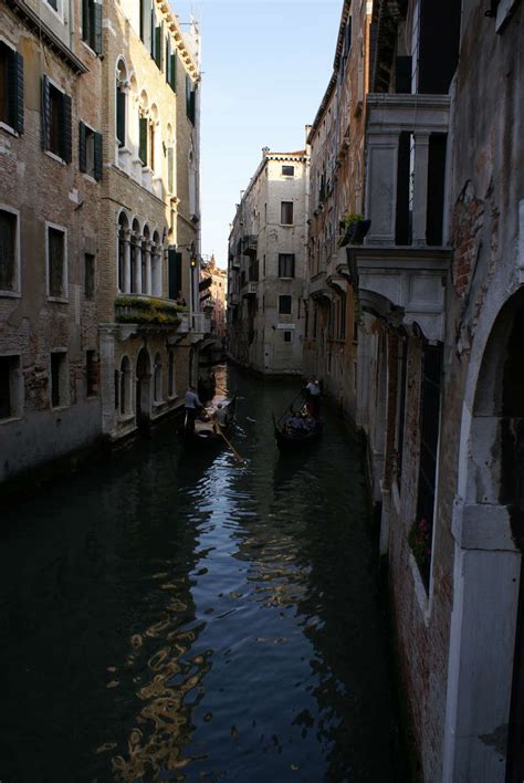 Watercolor Painting Demonstration, Narrow Venice Canal