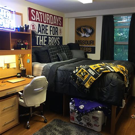 20+30+ Dorm Room Ideas For Boys – HOMYRACKS