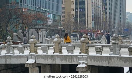 1,754 Cheonggyecheon Stream Stock Photos, Images & Photography | Shutterstock