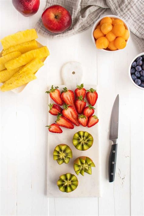 Fresh Fruit Platter with Dips - The Kitchen Magpie | Fruit platter ...
