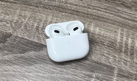 AirPods 3 review: The best of both worlds for most Apple users | CNN ...