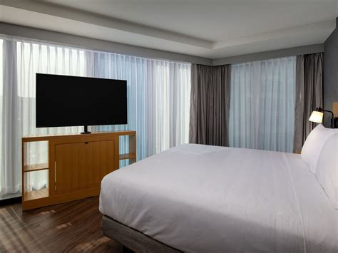 Boston Waterfront Hotel Rooms | Hyatt Place Boston Seaport