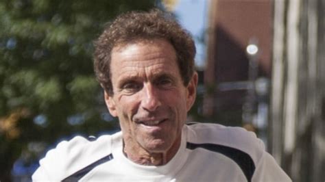 Meet the 77-year-old Toronto man who's about to run his 400th marathon ...