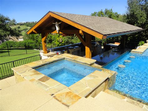 Riverplace Pool & Outdoor Kitchen - Contemporary - Pool - Austin - by TimberTown | Houzz