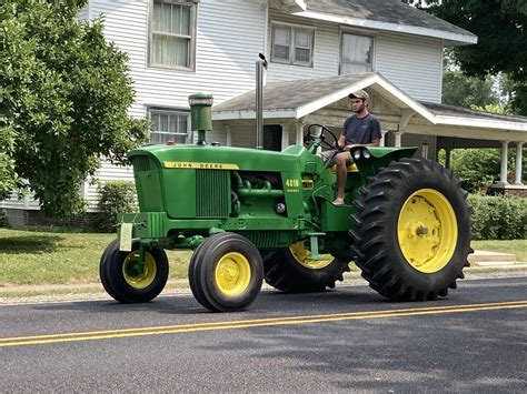 Deere 4010: Specs, Engine, Transmission, Dimensions