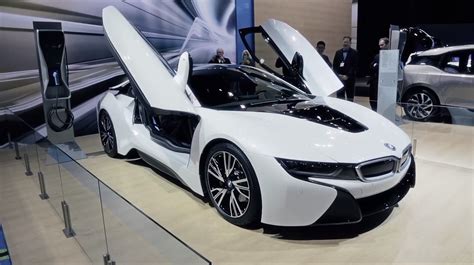 Watch the BMW i8 Doors in Action - autoevolution