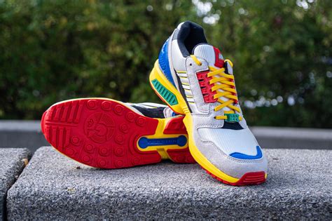 LEGO x adidas ZX 8000 Sneaker im Review