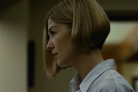 The Bob. Rosamund Pike "Gone Girl" screen capture. | Bob hairstyles for thick, Bob hairstyles ...