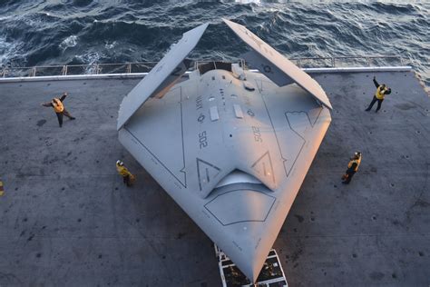 US Navy's Unmanned X47-B Jet Lands On Aircraft Carrier For The First Time (VIDEO) | HuffPost UK