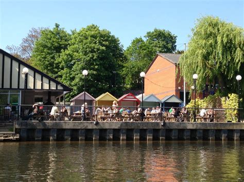 THE BOATHOUSE - We Love Good Times - A Unique Riverside Pub