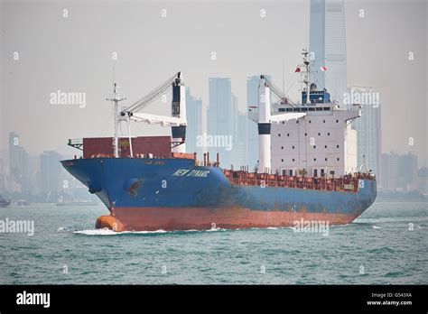 Empty cargo ships hi-res stock photography and images - Alamy