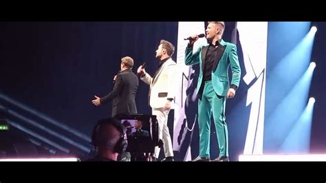 Westlife - Flying without wings 20.12.22 3Arena Dublin - YouTube