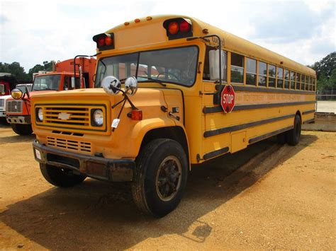 1989 CHEVROLET SCHOOL BUS, VIN/SN:39415 - DIESEL ENGINE, A/T, 48 PASSENGER - J.M. Wood Auction ...