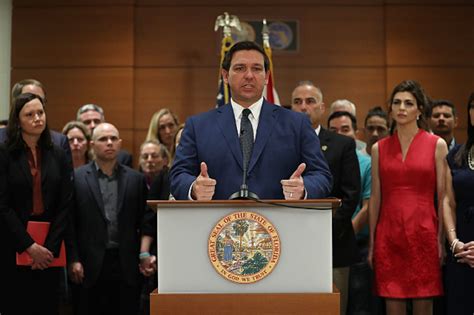 Florida Governor Signs Law Allowing Felons to Vote but There’s a Price