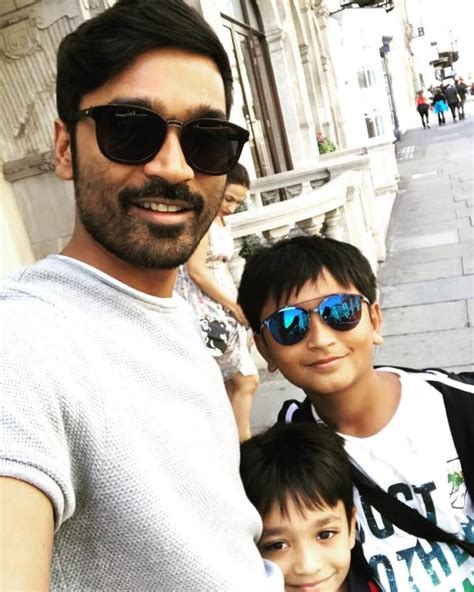 Dhanush Wiki, Height, Age, Wife, Caste, Family, Girlfriend, Biography ...