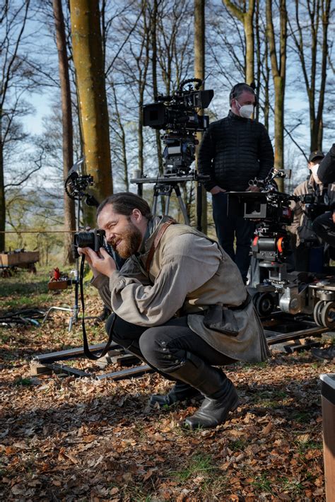 'Outlander': Our Favorite Behind-the-Scenes Moments Over 7 Seasons (PHOTOS)