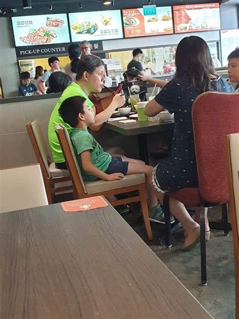 Minister Chan Chun Sing spotted at Midview City with family : r ...