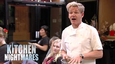 Ramsay Causes A Scene In The Restaurant – Kitchen Nightmares - T