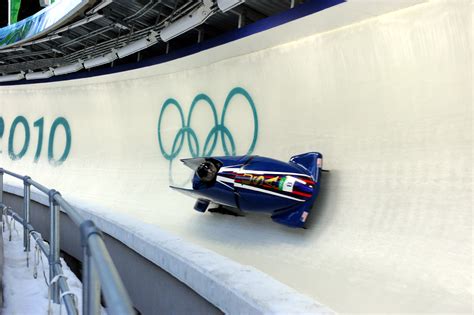 Fichier:USA II in heat 1 of 2 man bobsleigh at 2010 Winter Olympics ...