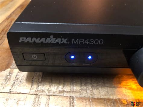 Panamax MR4300 Power Conditioner Photo #2633996 - Canuck Audio Mart