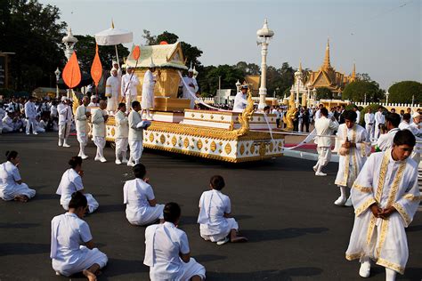 Cambodia: King Father Norodom Sihanouk funeral procession | Will Baxter