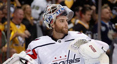 Canucks' Braden Holtby, tortoises make it across U.S.-Canada border : r/hockey