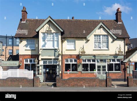 The Jolly Farmers Pub, Purley Road, Purley, London Borough of Croydon ...