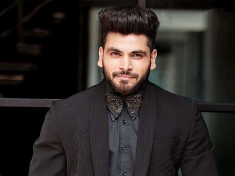 Khatron Ke Khiladi 13's Shiv Thakare's Instagram earnings