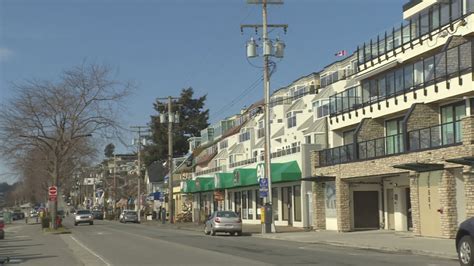 White Rock looking 'somewhat' like a ghost town as businesses shutter - British Columbia - CBC News