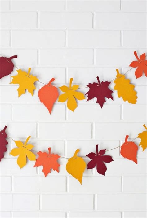 45 Simple And Cool Fall Banners And Garlands - DigsDigs