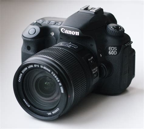 Archivo:Canon EOS 60D 01.jpg - Wikipedia, la enciclopedia libre