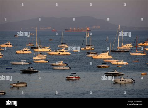 View of Mumbai Harbour at the sunset Stock Photo - Alamy