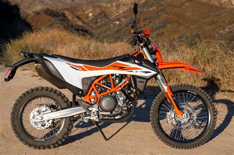 2019 KTM 690 Enduro R On-/Off-Road Review (16 Fast Facts)