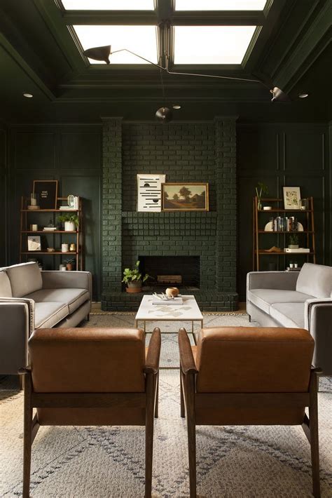 Get Inspired By The Dark Green Living Rooms Trend In 2023 – HomeDecorish