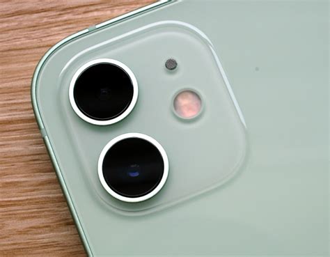 Photography : Apple iPhone 12 and iPhone 12 Pro review: A tale of two ...