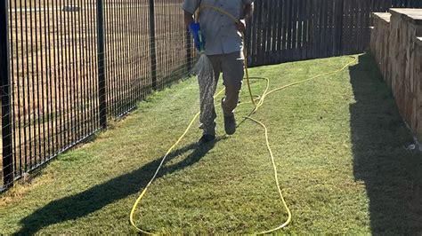 Liquid vs Granular Fertilizer: Which One Should You Use for Your Lawn in Texas? | Buffalo Outdoor