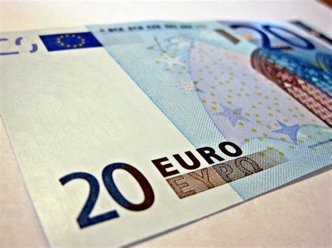 Euro Currency | A 20 euro note. This is the currency of Euro… | Flickr