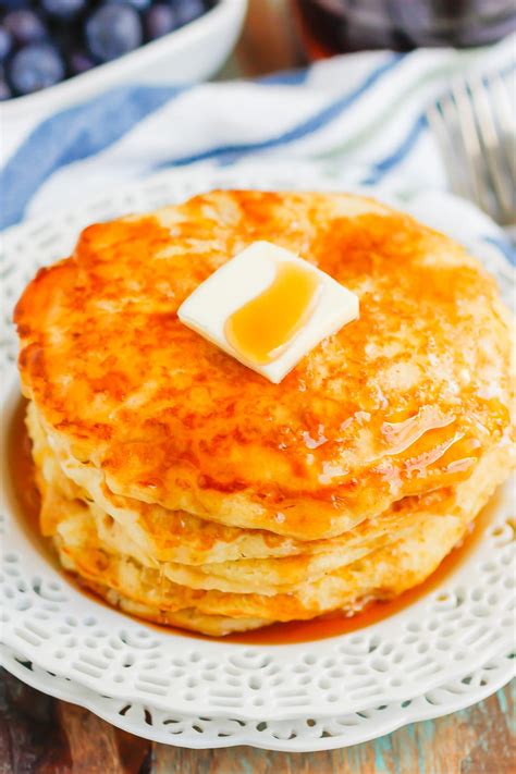 Homemade Buttermilk Pancakes (So Fluffy!) - Pumpkin 'N Spice