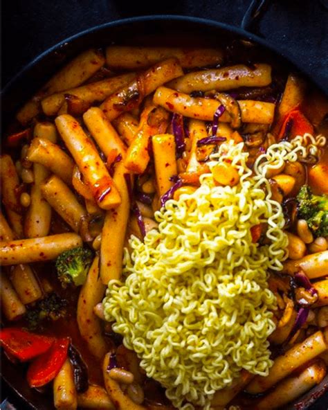 Tteokbokki & Ramen Noodles (“Rabokki”) - Best of Vegan