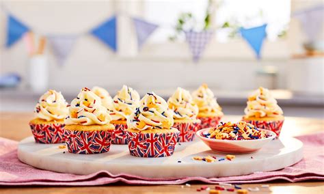 Coronation Cupcakes Recipe | Dr. Oetker