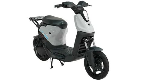 Yulu Partners Up With Bajaj To Launch Electric Scooters In India