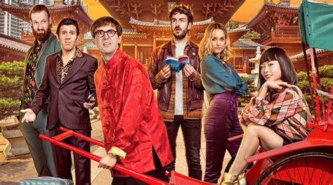 'Perdiendo el Este': Primer póster de esta comedia tres delicias - No es cine todo lo que reluce