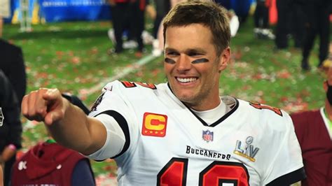 Tom Brady announces retirement – 105.7 WDNY