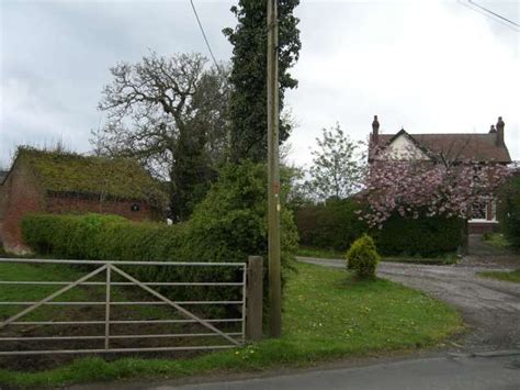 Walnut Tree Farm © Steve Lewin :: Geograph Britain and Ireland