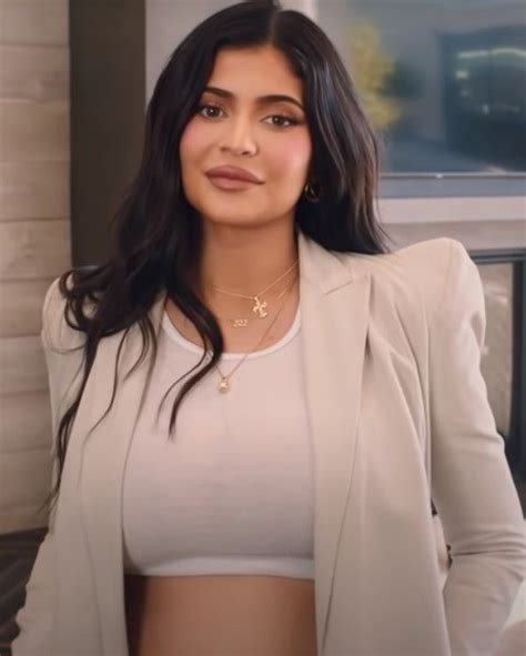 Kylie Jenner - Age, Birthday, Bio, Facts & More - Famous Birthdays on August 10th - CalendarZ