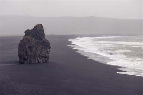 Premium Photo | Black beach dyrholaey, iceland