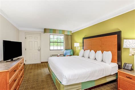 La Quinta Inn by Wyndham Orlando Airport West | Orlando, FL Hotels