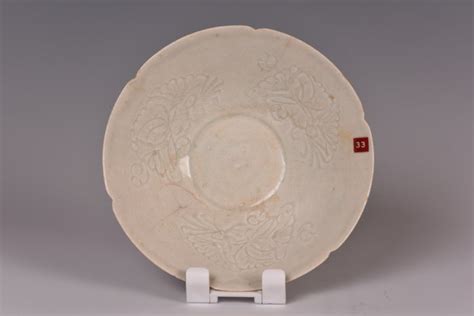 Bowl (1) - Celadon, 影青釉 - Porcelain - 湖田窯影青釉印花菊紋碗 ( - Catawiki