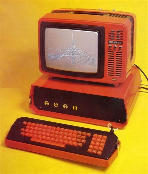 Soviet block computer: 1983 AGAT, Apple II clone Commissioned by the ...